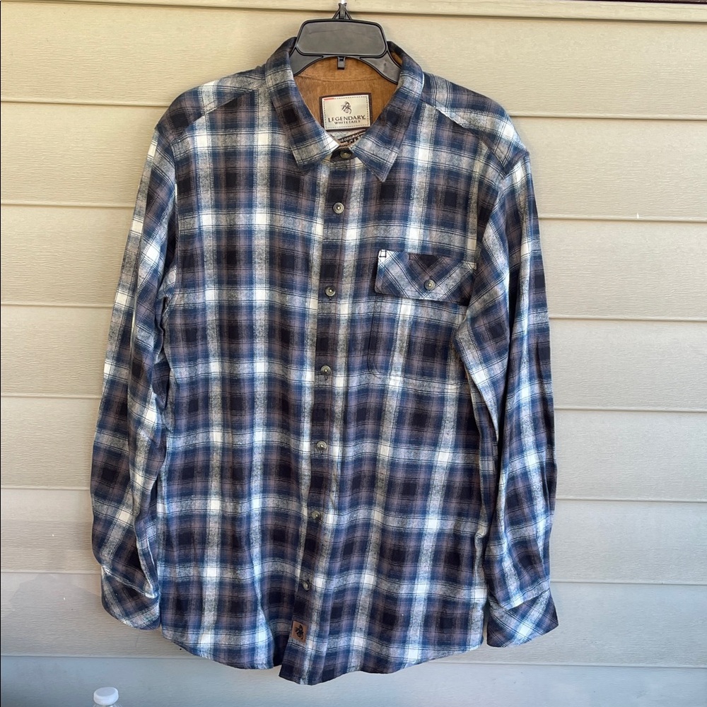 LEGENDARY WHITETAILS SIZE LG Men's Black and White Plaid Button Down Shirt